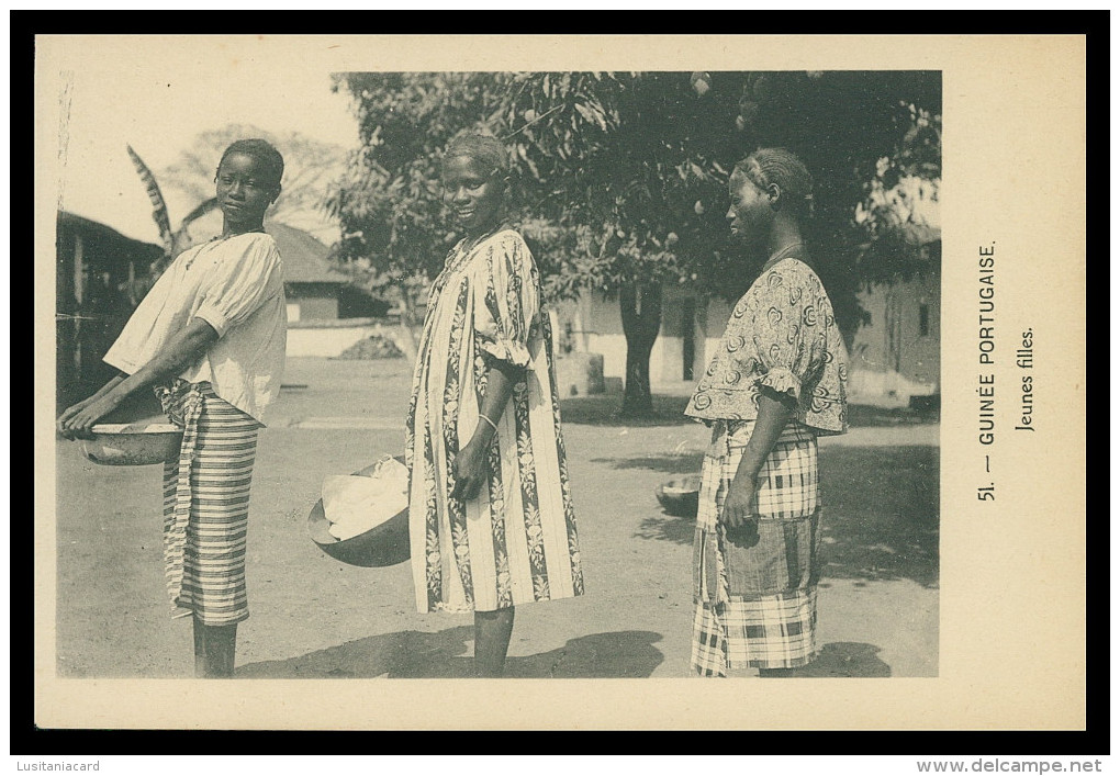 GUINE-BISSAU  - COSTUMES -Jeunes Filles ( Ed. D. A. Longuet Nº 51) Carte Postale - Guinea-Bissau