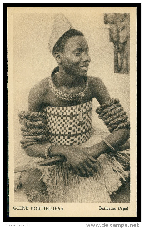 GUINÉ-BISSAU - COSTUMES -  Bailarino Papel  Carte Postale - Guinea Bissau