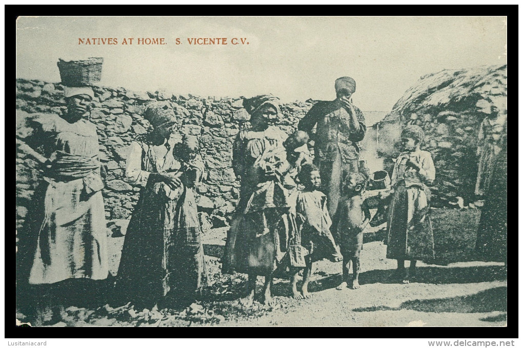 SÃO VICENTE - COSTUMES - Natives At Home   Carte Postale - Cape Verde