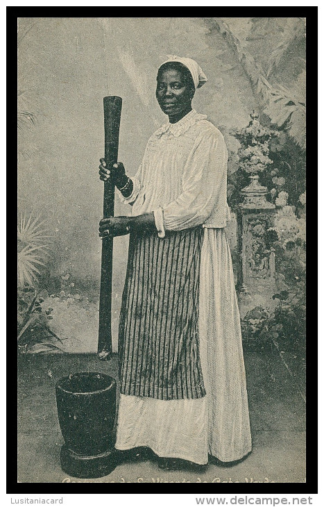 SÃO VICENTE- COSTUMES - ( Ed. Bazar Oriental De Augusto Figueira ) Carte Postale - Cape Verde