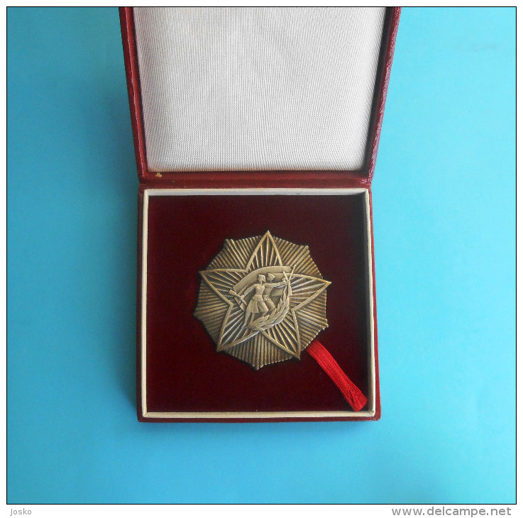 WW2 - YUGOSLAVIA PARTISANS ARMY VETERANS * SUBNOR 1941-1945 Medal In Original Box JNA Army Yougoslavie Jugoslawien Armee - Autres & Non Classés