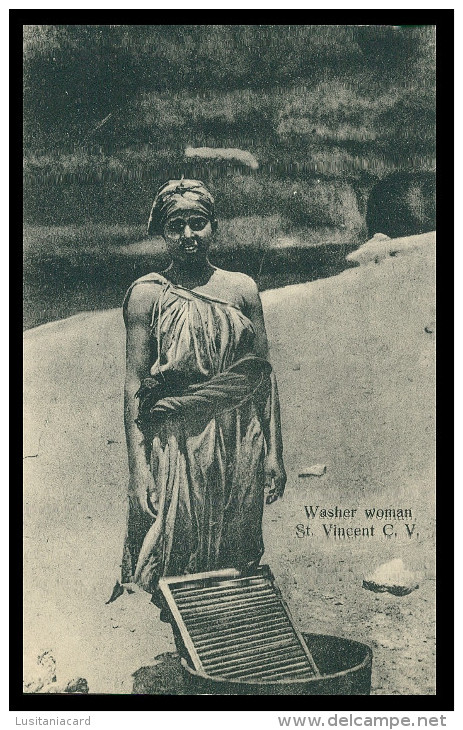 SÃO VICENTE- COSTUMES - Washer Woman Carte Postale - Cape Verde