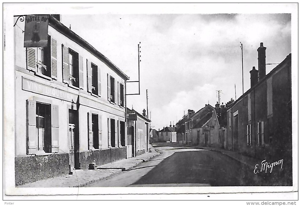 PERTHES - Rue De Cély, Hôtel Du Zouave - Perthes