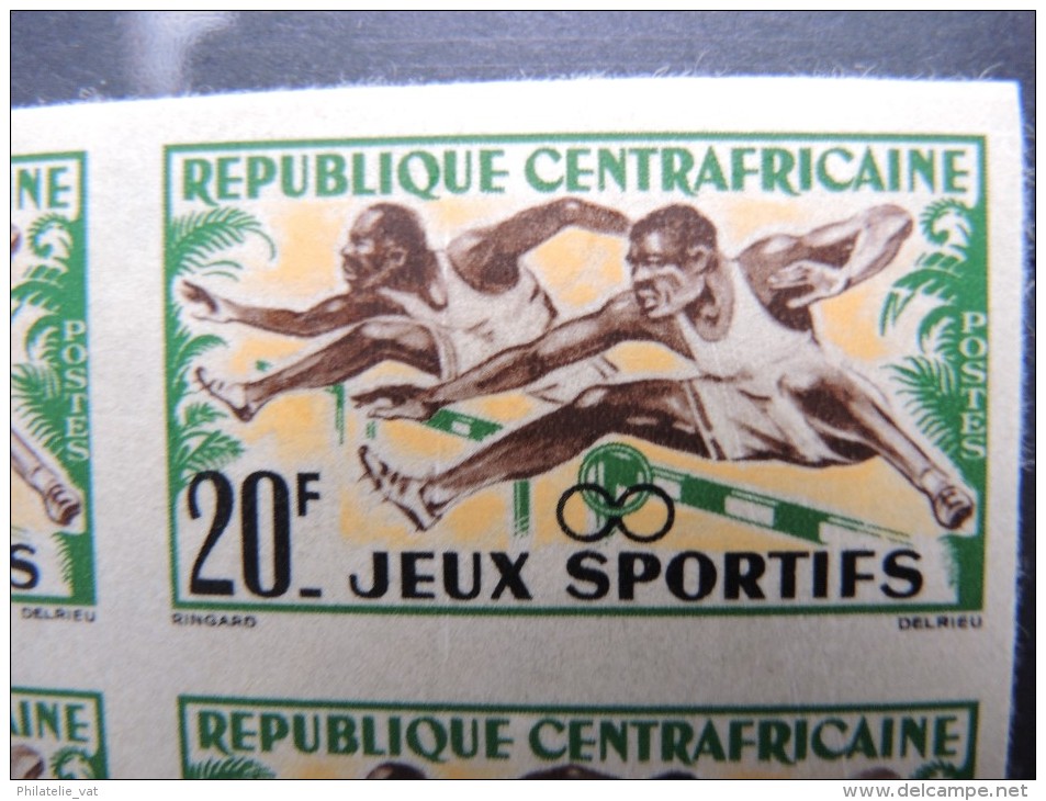 CENTRAFRIQUE (République) - Bloc De 4 Du N° 20 ND Avec Coin Daté - Sans Gomme - A Voir - P16239 - República Centroafricana