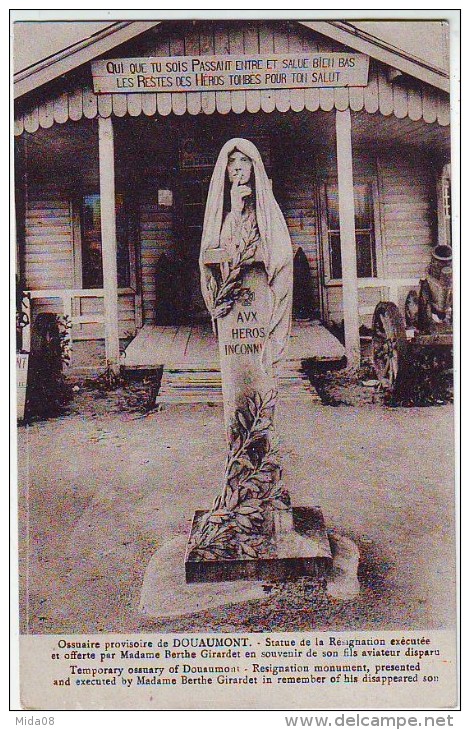 MILITARIA . GUERRE 1914.1918. OSSUAIRE PROVISOIRE DE DOUAUMONT . STATUE DE LA RESIGNATION OFFERTE PAR Mme GIRARDET - War 1914-18