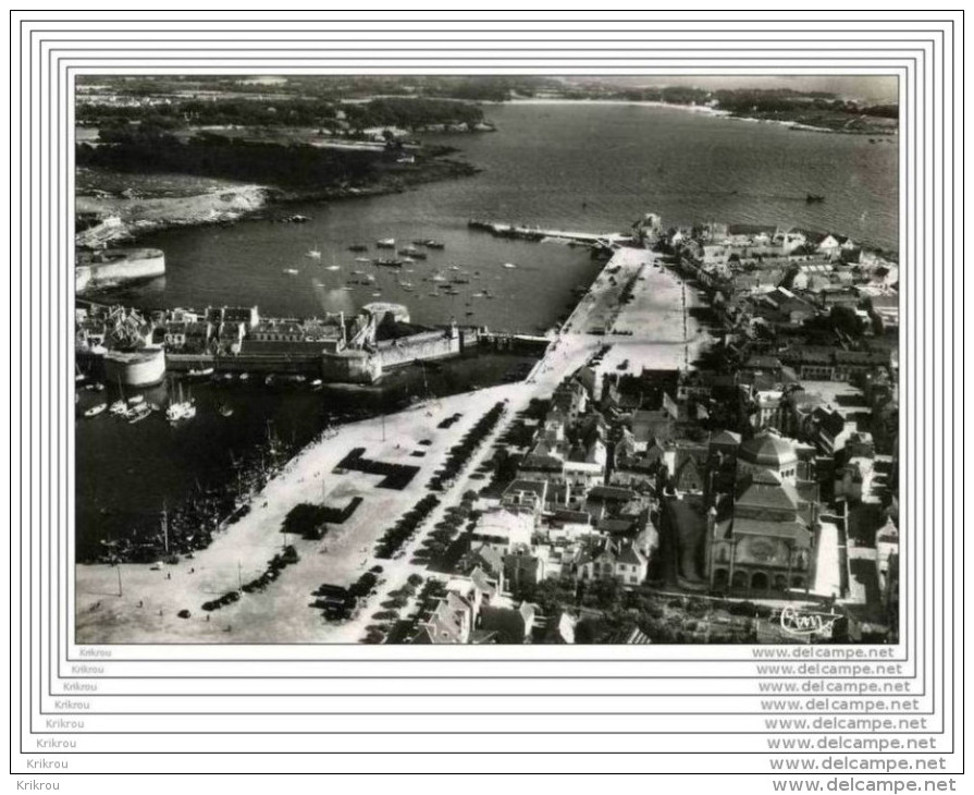 CPSM  CONCARNEAU - Les Quais Et L´entrée Du Port - Concarneau