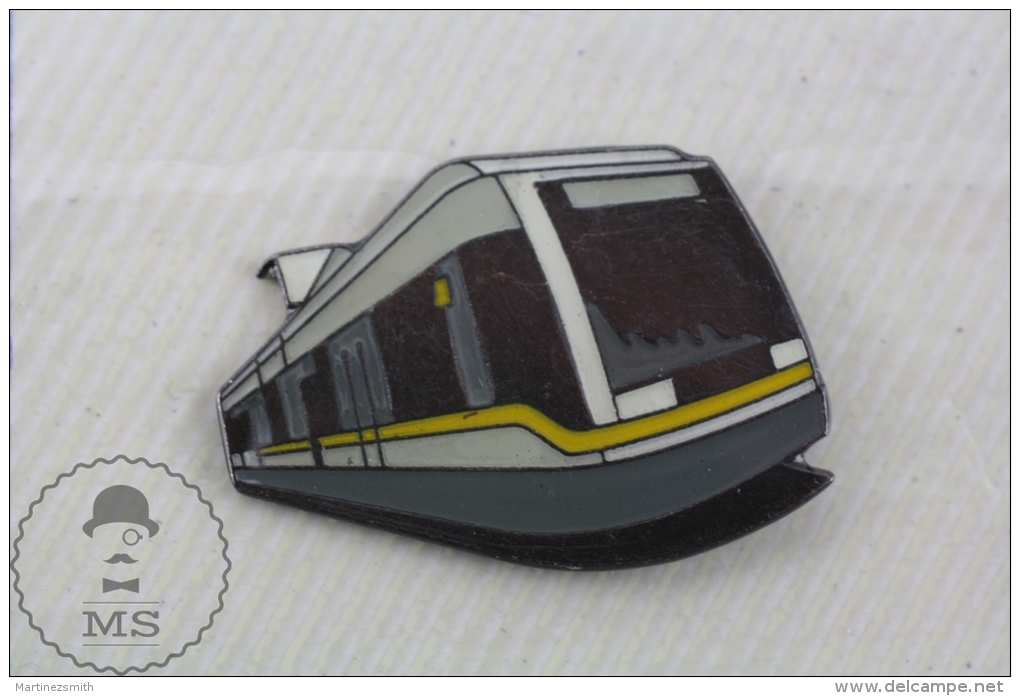 Enamel Yellow And Grey Electric Train, Railway, Tram, Metro  Pin Badge - Transportes