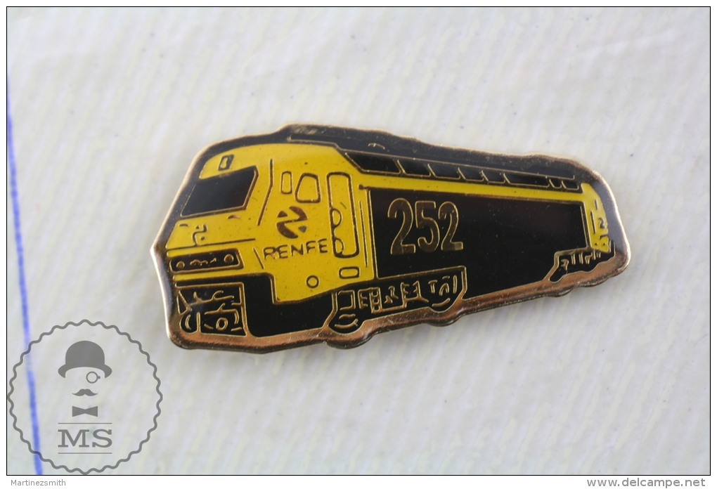Spain RENFE 252 Locomotive Train - Pin Badge - Transportes