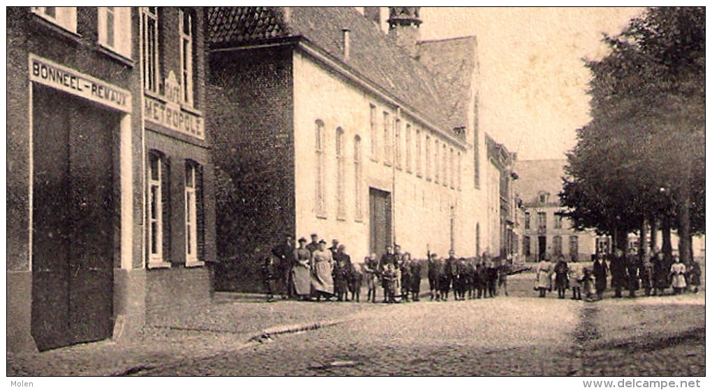 CAFÉ METROPOLE & BONNEEL-REMAUX PLACE DU STEENACKER ET L HOPITAL ANIMATIE Ca1906 WERVICQ WERVIK 1029 - Wervik