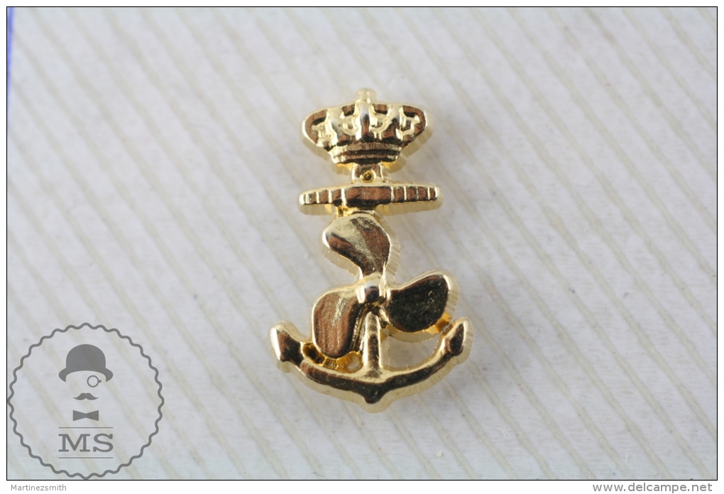 Golden Anchor, Propeller &amp; Crown Military  Pin Badge - Militares