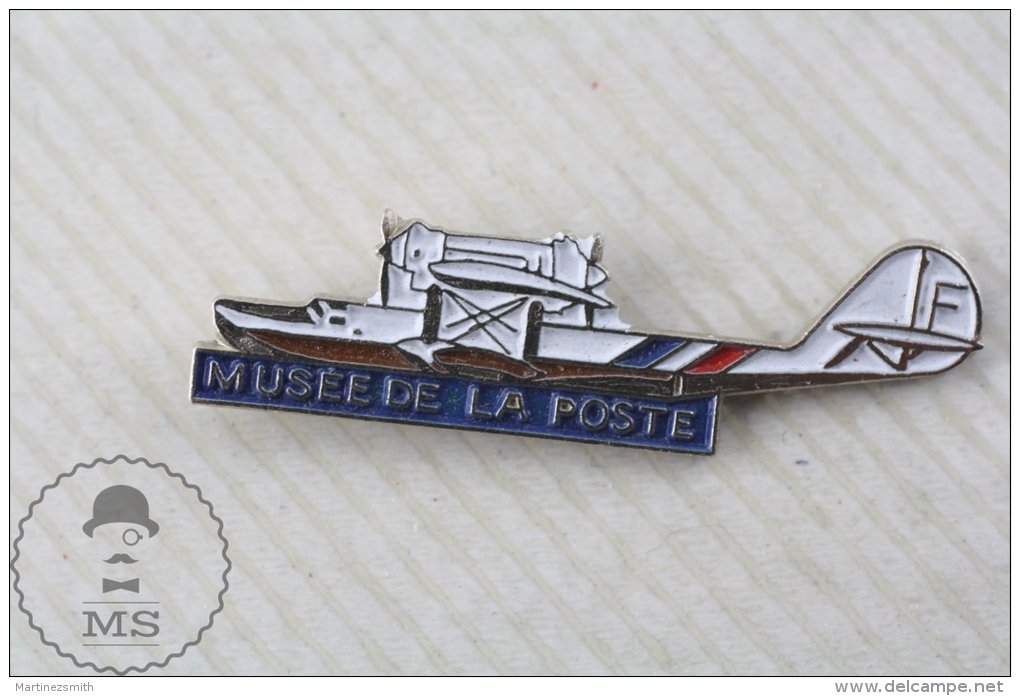 Musee De La Poste - France Poste Airplane Pin Badge - Transportes