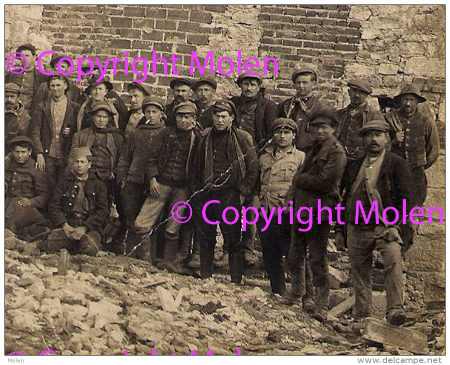 Rare CARTE PHOTO TRAVAILLEURS ETTERBEEK FOTOKAART OMER MEIRE 1 GUIDE & 1 ESCADRON ? 1914-18 GUERRE WW1 ? 2809 - Etterbeek