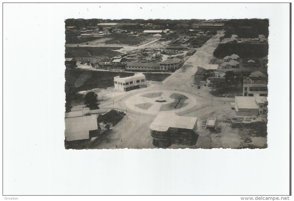 POINTE NOIRE CARTE PHOTO PLACE DU MONUMENT AUX MORTS - Pointe-Noire