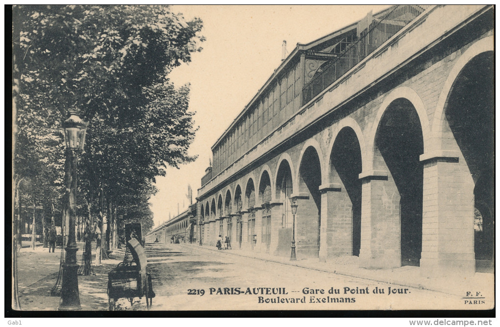 75 -- Paris - Auteuil -- Gare Du Point Du Jour -- Boulevard Exelmans - Métro Parisien, Gares