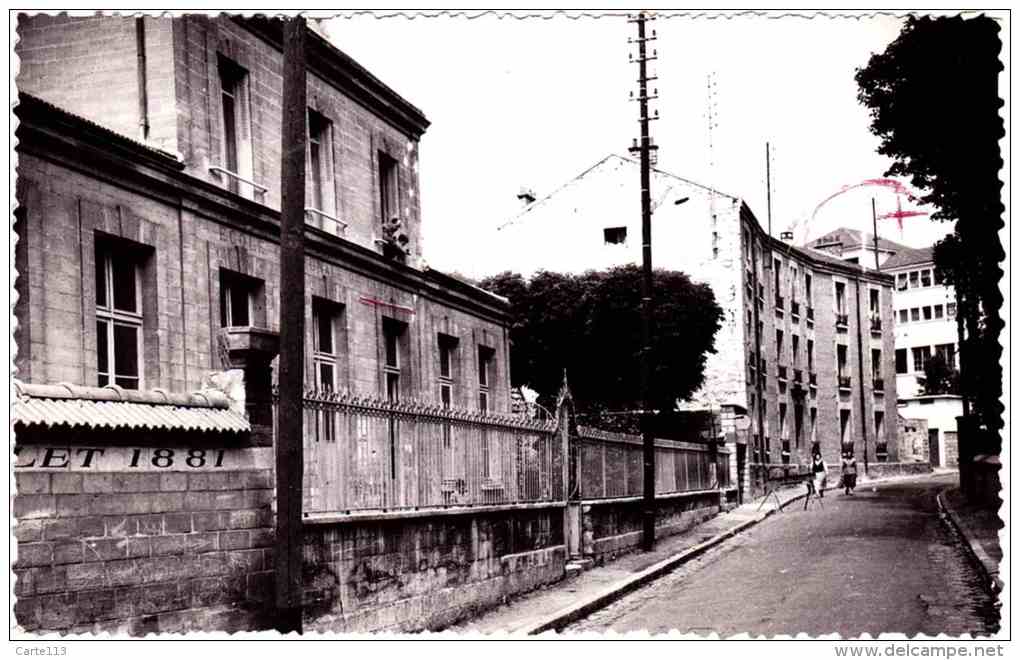 78 - B23652CPSM - CARRIERES SUR SEINE - Les écoles - Rue Victor Hugo - Bon état - YVELINES - Carrières-sur-Seine