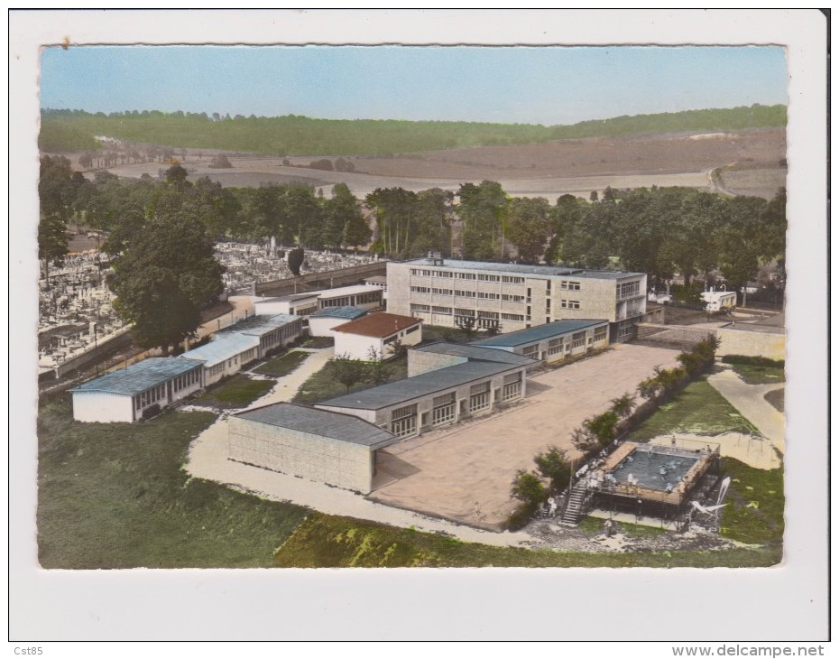 CPSM Grand Format - EN AVION AU DESSUS DE ... NEUFCHATEL EN BRAY - Collège D'Enseignement Général De Garcons - Neufchâtel En Bray