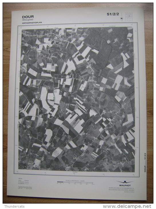 GRAND PHOTO VUE AERIENNE 66 Cm X 48 Cm De 1981  DOUR BLAUGIES - Cartes Topographiques