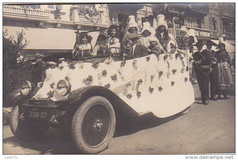 Trouville 14 - Carte-Photo - Automobile Défilé Fête Folklore Fillettes Commerces Quai Joinville - Trouville