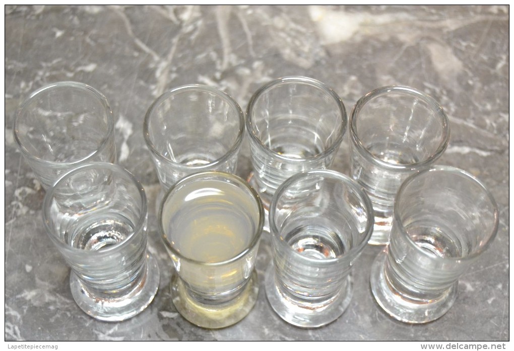 Série De 8 Anciens Verres à Liqueur / Shooter - Verres