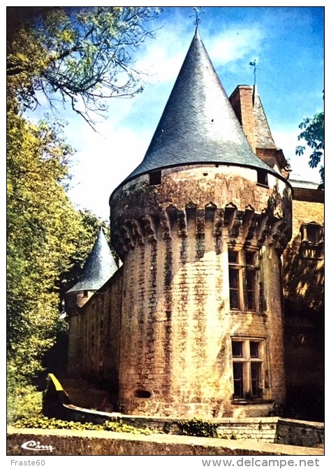 # Dampierre Sur Boutonne - Tour D'angle Et Côté Ouest Du Château - Dampierre-sur-Boutonne