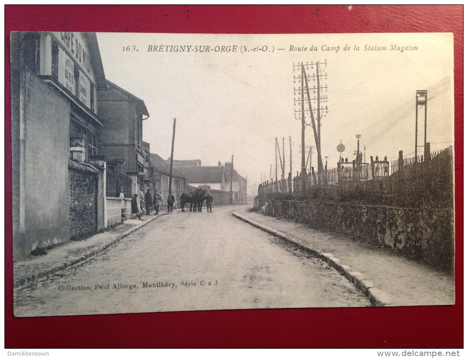 CARTE POSTALE BRETIGNY SUR ORGE RUE ALFRED LEBLANC CAFE DU MIDI ET VOIES TRAIN - Bretigny Sur Orge