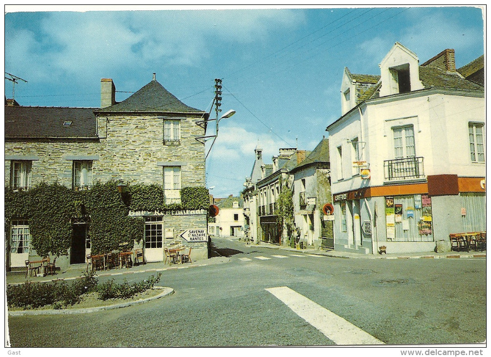 44  GUEMENE  PENFAO    PLACE  SIMON - Guémené-Penfao