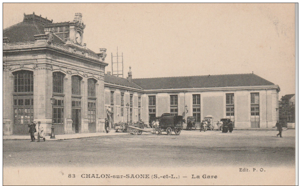 CPA Animée Début 1900. CHALONS Sur SAONNE "Saône Et Loire 71" La Gare Et Ses Attelages - Chalon Sur Saone