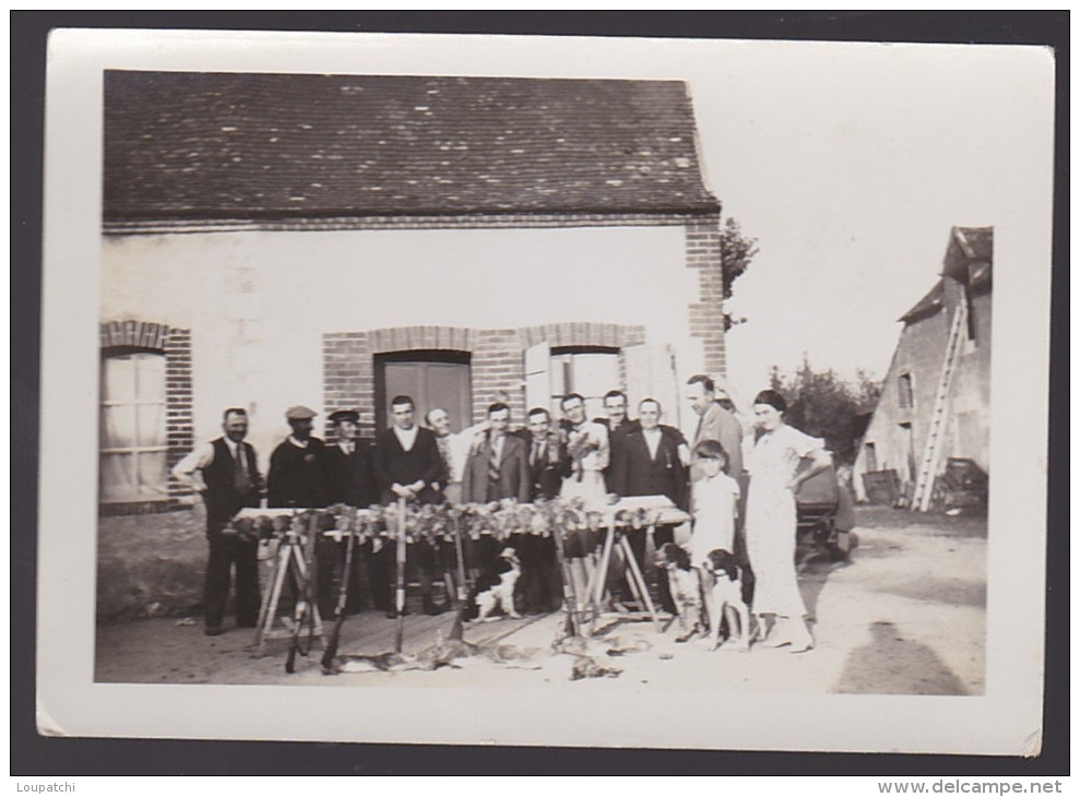 BELLE PHOTO ARRABLOY LOIRET 1938 ( CHASSE CHASSEURS CHIENS ) - Lieux