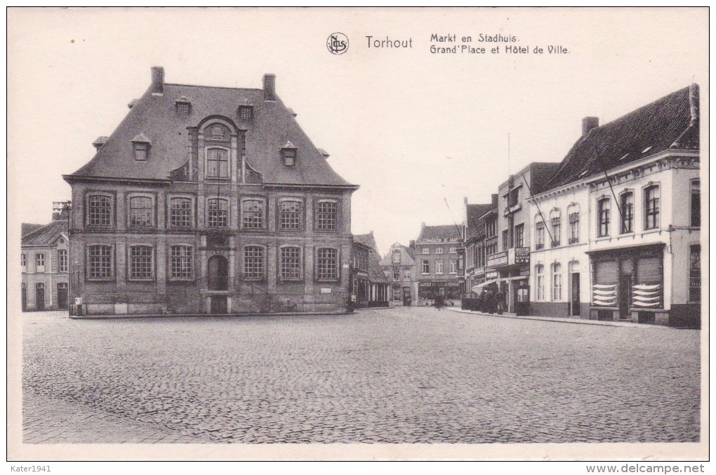 Torhout Markt En Stadhuis - Torhout