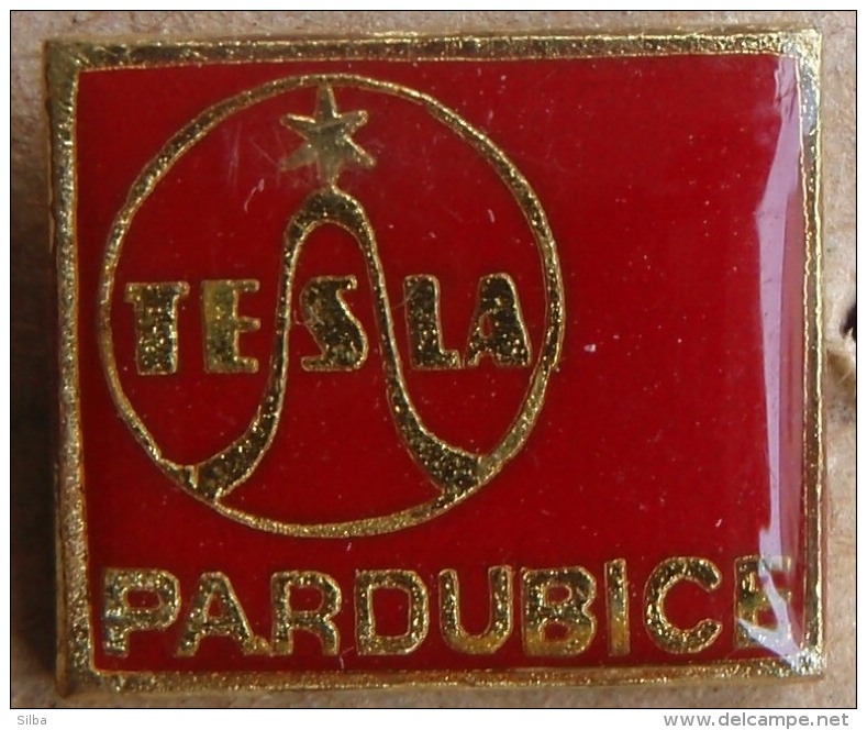Nikola TESLA Company Czechoslovakia Electronic Industry Pardubice Pin Badge - Marques
