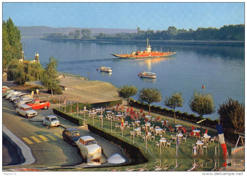 76 - CAUDEBEC-en-CAUX - Les Quais De La Seine -Les Terrasses - Le Bac - Caudebec-en-Caux