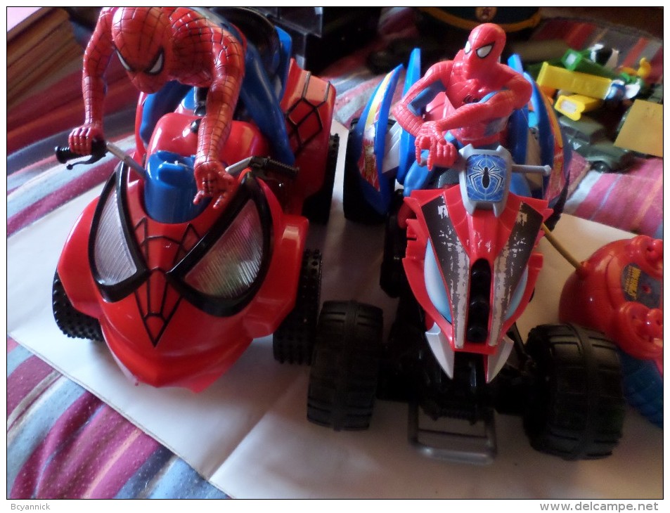 lot de 2 grand quads spiderman marvel