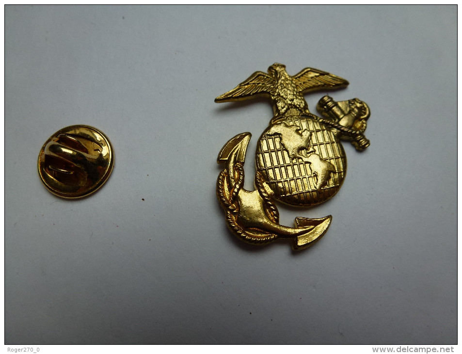 Beau Pin´s En Relief , Armée Militaire , Ancre De Marine , Aigle - Militaria