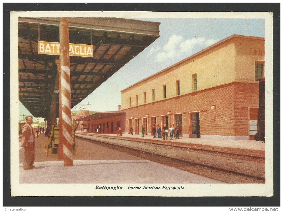 Battipaglia: Interno Stazione Ferroviaria - Battipaglia