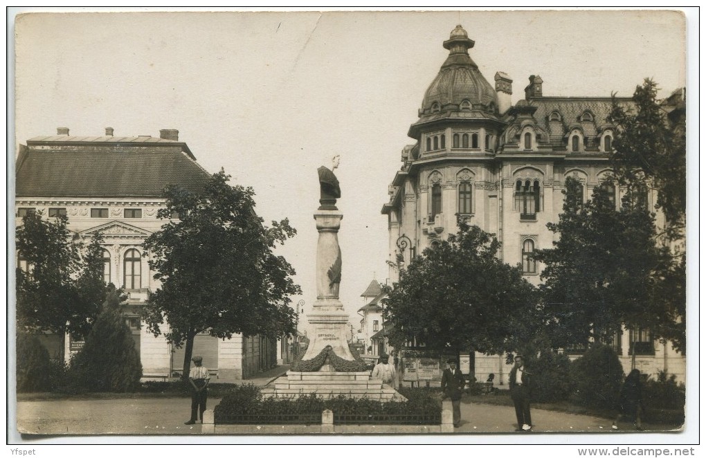 Turnu Severin - Traian Statue And Park - Romania