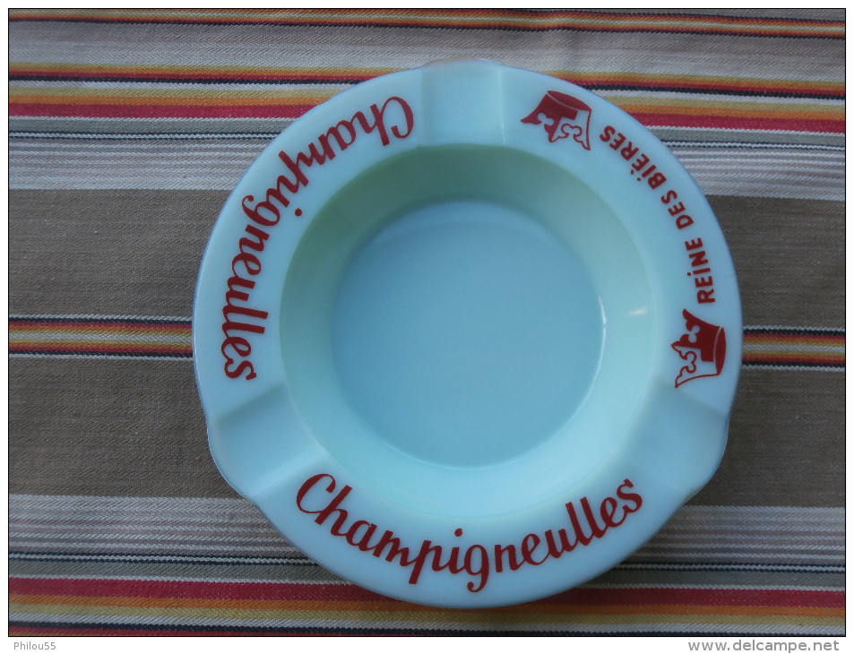 Lot De 2 Cendriers CHAMPIGNEULLES REINE DES BIERES - Cendriers