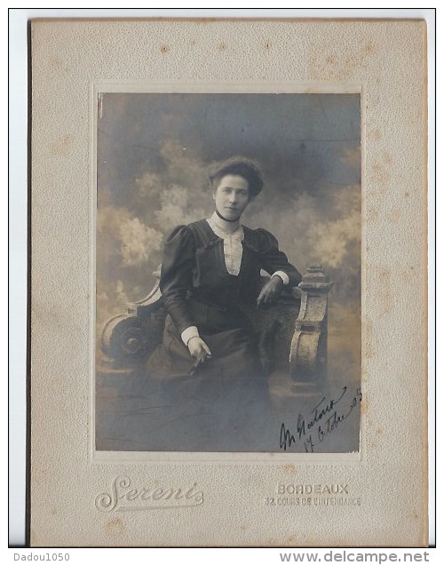 Photo Femme 1905 - Personnes Identifiées