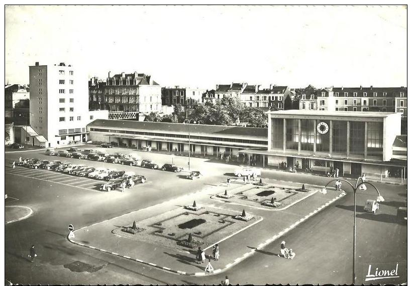 11 - CPA - Photographie - ANGERS - Gare Saint Laud - E. Chrétien & Fils, Angers - Animée - 1960 - (n&b) - A  - - Angers