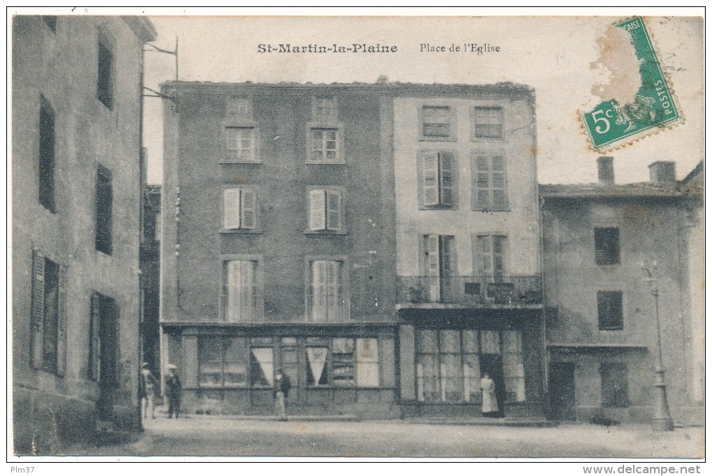 SAINT MARTIN LA PLAINE - Place De L'Eglise - Autres & Non Classés