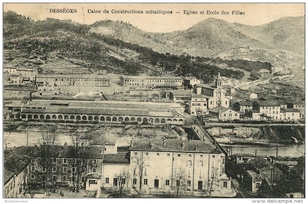 30  BESSEGES  USINE DE CONSTRUCTIONS METALLIQUES  EGLISE ET ECOLE DES FILLES - Bessèges