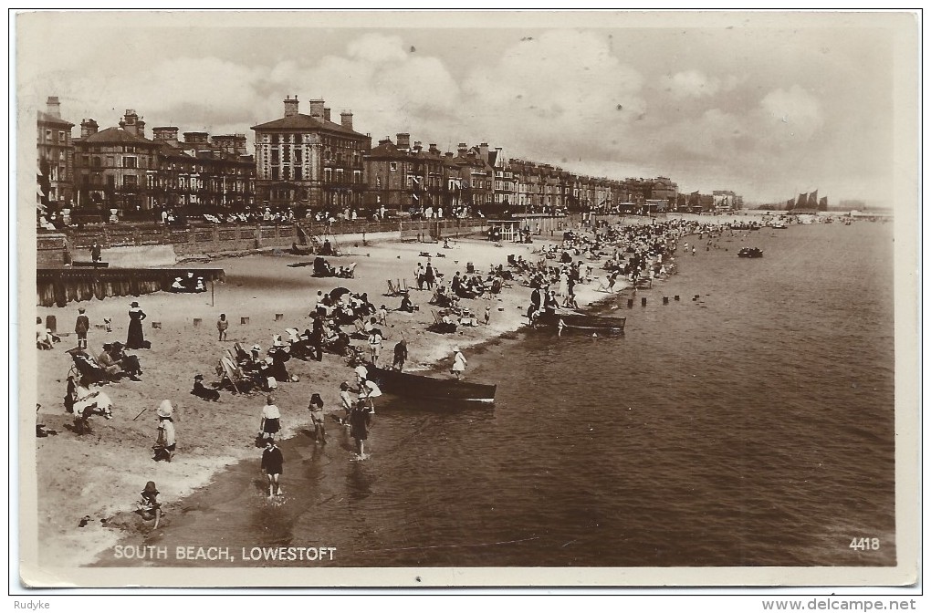 LOWESTOFT  SOUTH BEACH - Lowestoft