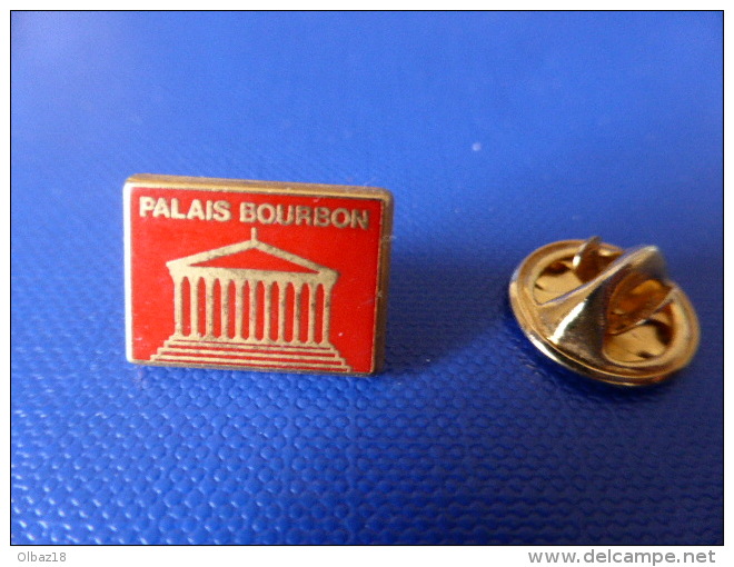 Pin's Arthus Bertrand - Palais Bourbon Assemblée Nationale - Rouge (AA39) - Arthus Bertrand