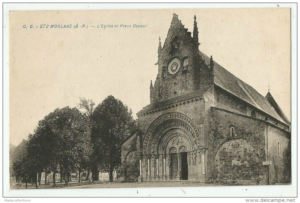 Morlaas   (64.Pyrénées-Atlantiques)  L´Eglise Et La Place Depaul - Morlaas