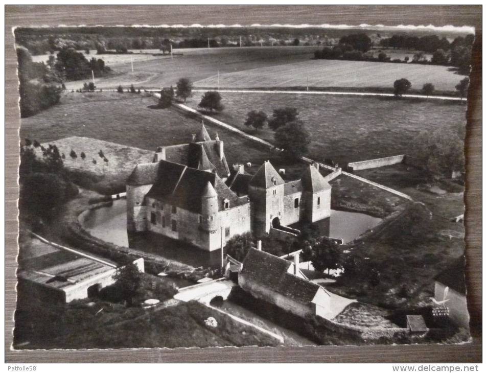 BOULLERET (18). VUE AERIENNE SUR LE CHATEAU DE BURANLURE . ANNEES 1960-70 - Autres & Non Classés