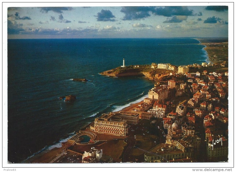 BIARRITZ, COUCHER DE SOLEIL SUR LA VILLE - Pyrénées Atlantiques 64 - Ecrite - Biarritz