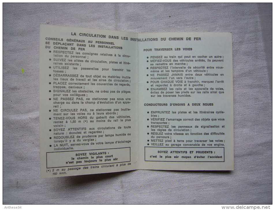 Plaquette SNCF Vous Tous Qui Manoeuvrez Des Wagons ... + Docus Sur La Sécurité Contre Les Accidents - Publicités