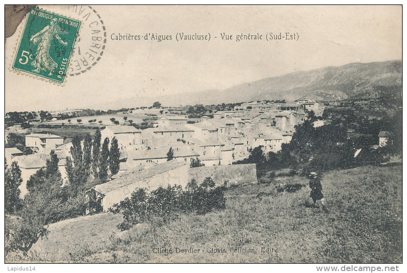 Y Y 726 / C P A - CABRIERES-D'AIGUES   (84)  VUE GENERALE SUD EST - Cabrieres D'Aigues