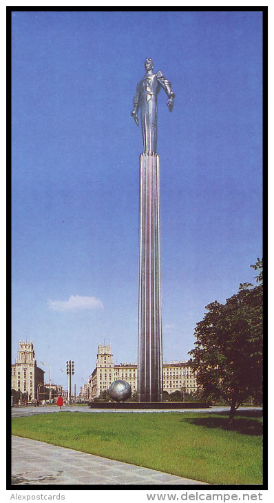 MOSCOW, RUSSIA (USSR, 1987). MONUMENT TO YURI GAGARIN - Monumenti