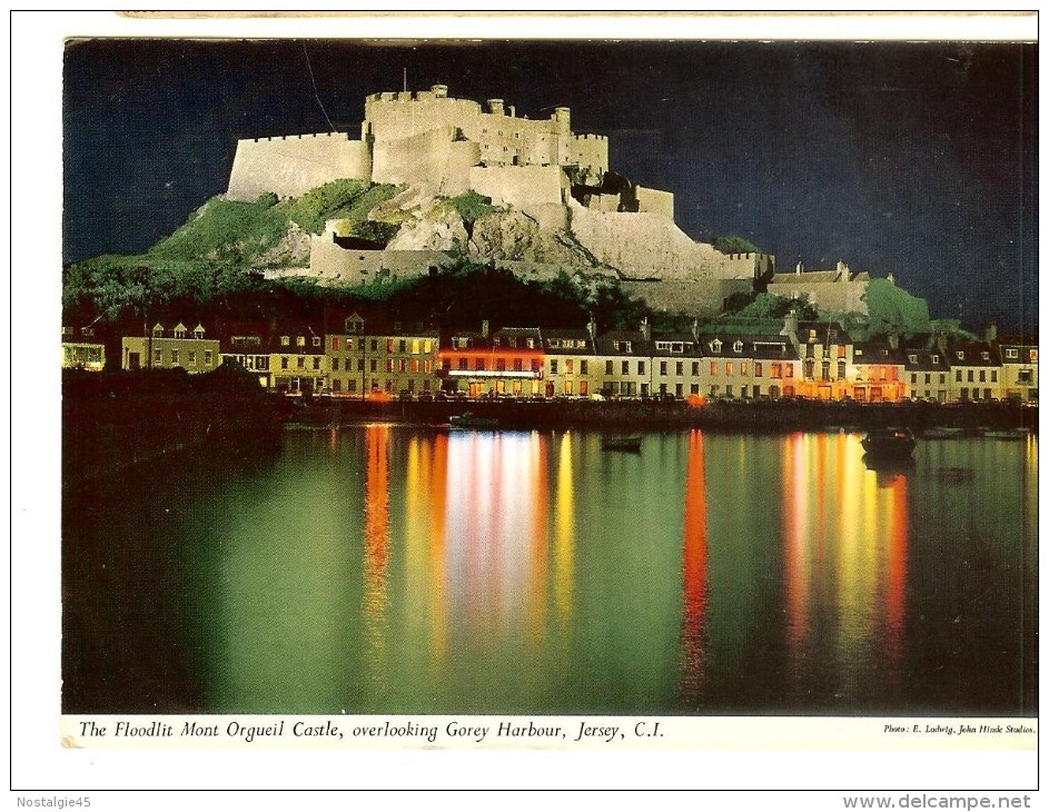 2J15 Photo E.Ludwig, John Hinde Studios- Mont Orgueil Castle Overlooking Gorey Harbour, Jersey -2 Scans Stamp - Autres & Non Classés