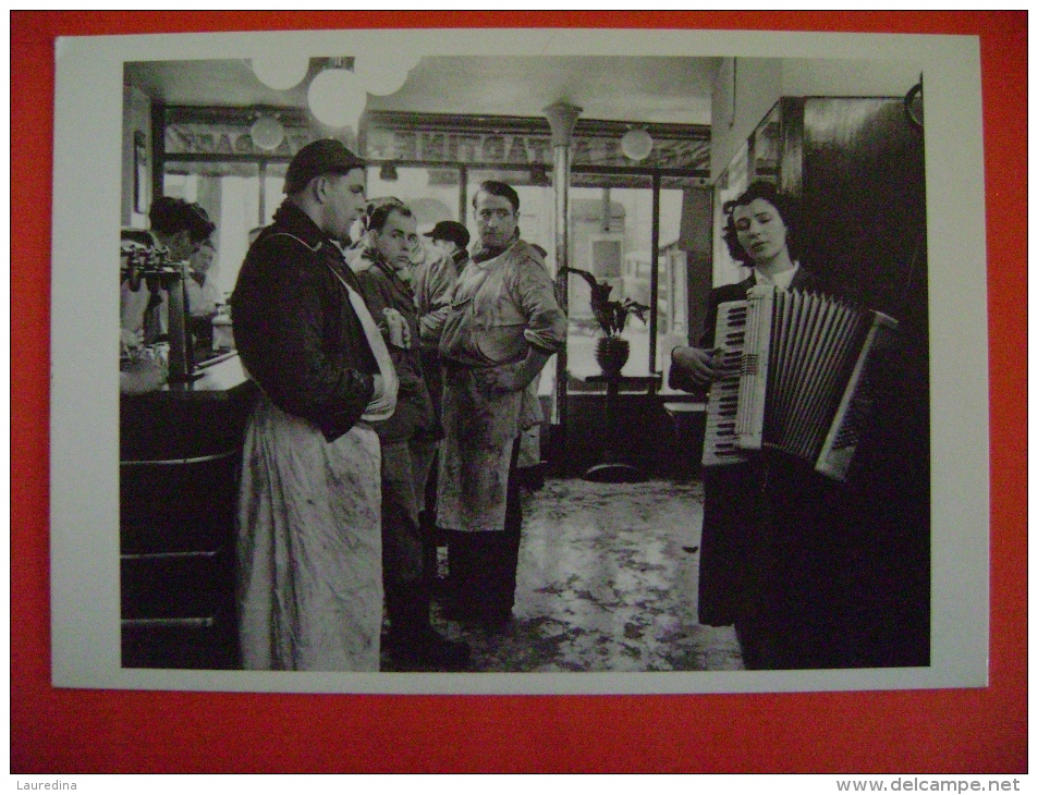 CPM PHOTO DE R. DOISNEAU  - N°6441 LES BOUCHERS MELOMANES 1953 - Doisneau